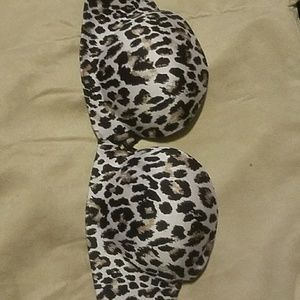 💋3/$24💋  Victoria Secret Strapless Leopard Bra